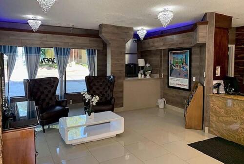 Howard Johnson by Wyndham Downtown Reno